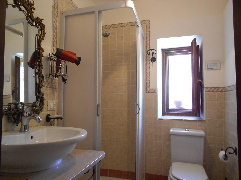 Contea Di Wagner Hotel Ramacca Szoba fotó